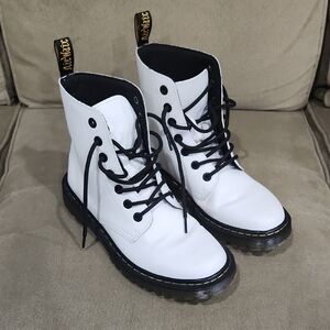 Dr. Martens | Shoes | New Dr Martens Daria Bex Sleek Fashion